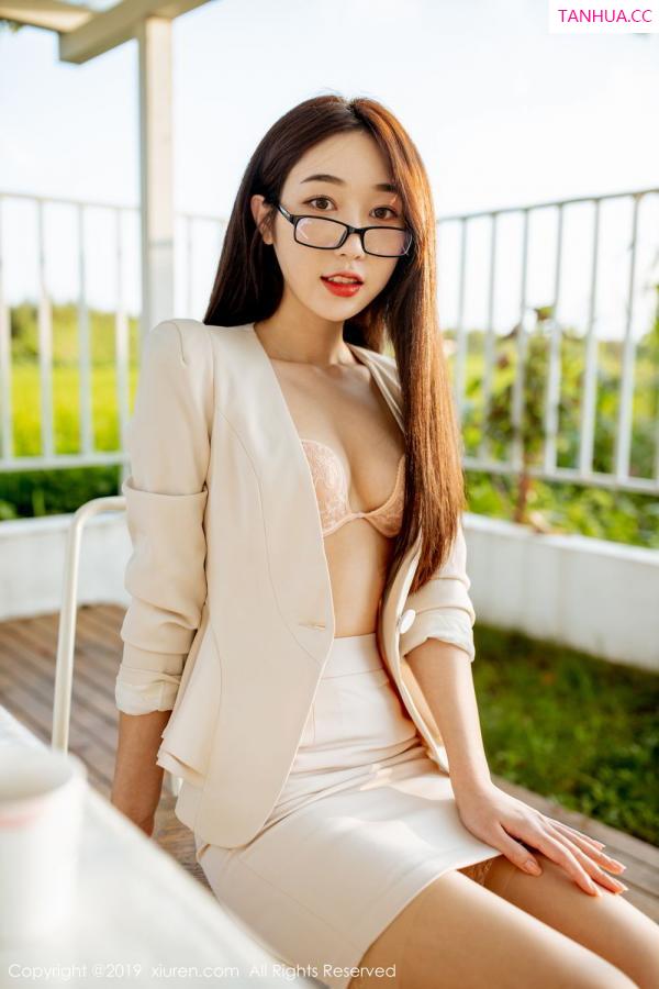 小九月  [XIUREN]高清写真图 2019.09.27 小九月第10张图片